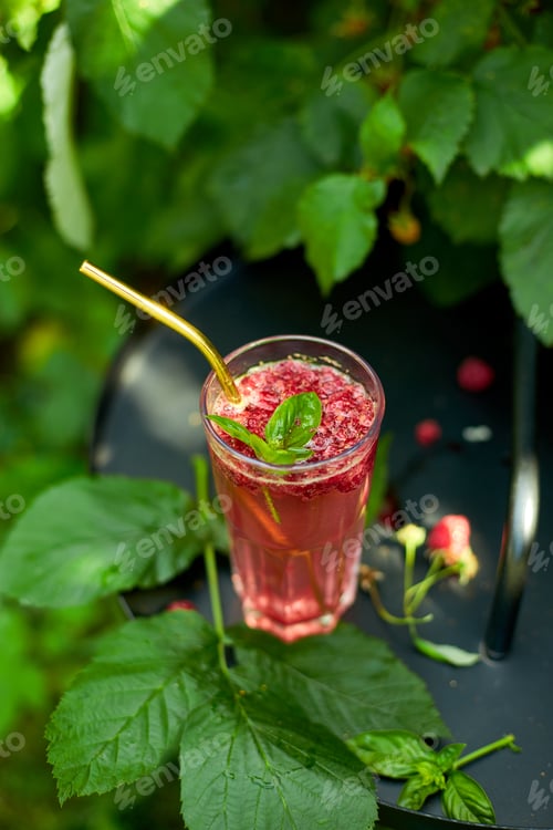 Preview: Raspberry, basil detox water, lemonade, Summer cold drink