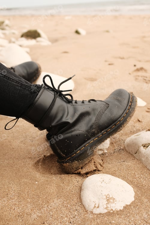 Preview: Boots