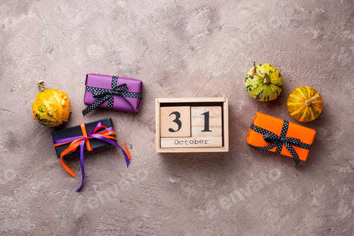 Preview: Halloween background with gift box
