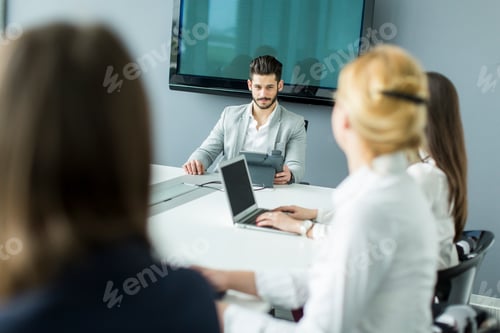 Preview: Business people