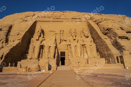 Preview: The incredible Abu Simbel Temple rebuilt on the mountain in southern Egypt