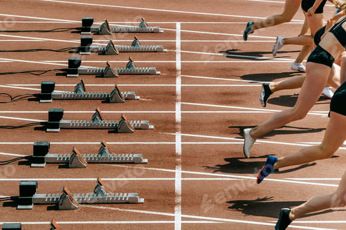 Preview: start group of women athletes