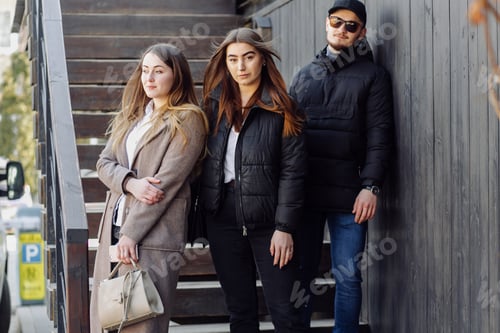 Preview: Three young models are walking around the city