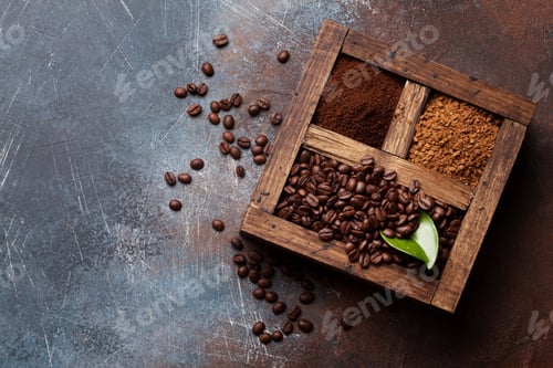 Preview: Roasted and powder coffee