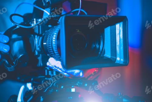 Preview: Digital Motion Picture Camera in Hands of Operator