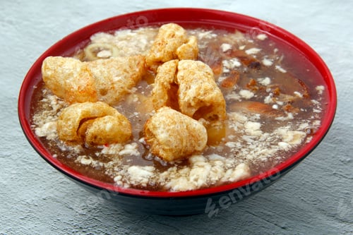 Preview: Freshly cooked Filipino food called Lomi