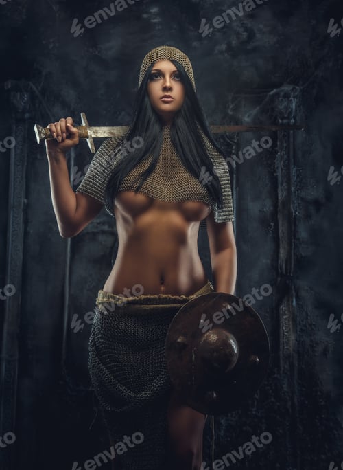 Preview: Awesome brunette woman.