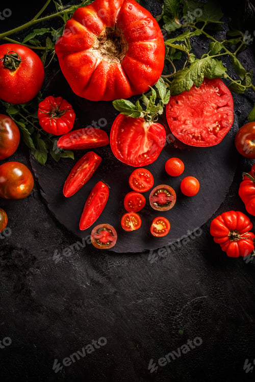 Preview: Cutting red tomatoes composition