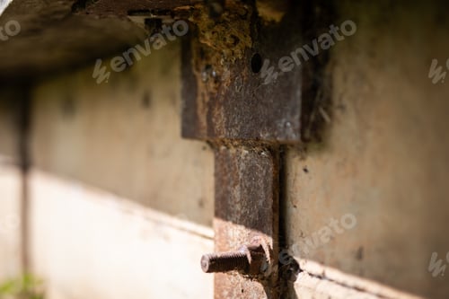Preview: Rusty bolt