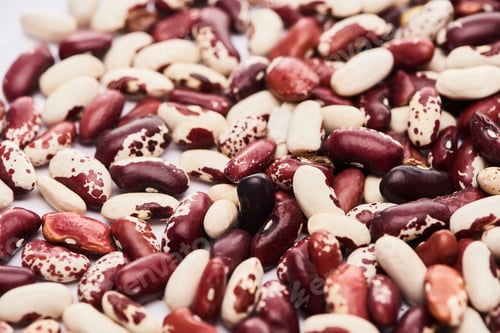 Preview: close up view of mix of uncooked organic beans