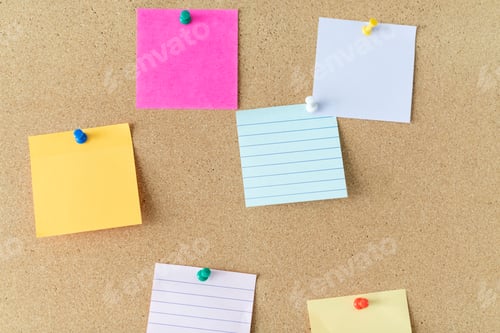 Preview: Pinned notes, blank memo on brown corkboard