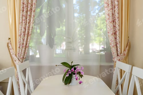 Preview: Dinning table at home
