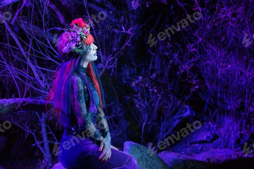 Preview: Model at night