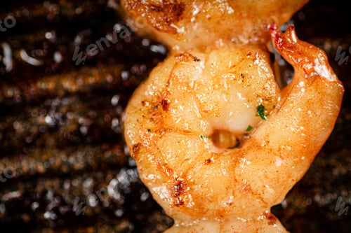 Preview: Grilled shrimp in a frying pan.