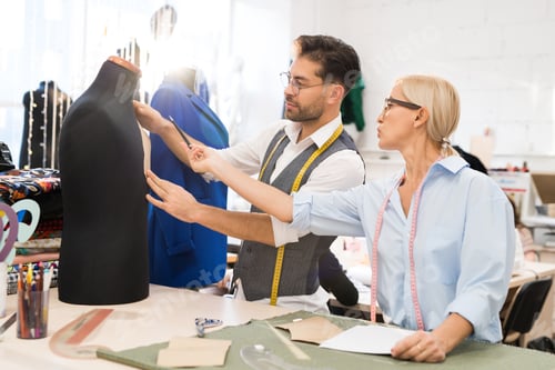 Preview: Two Dressmakers in Atelier