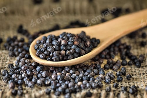 Preview: black pepper powder on table