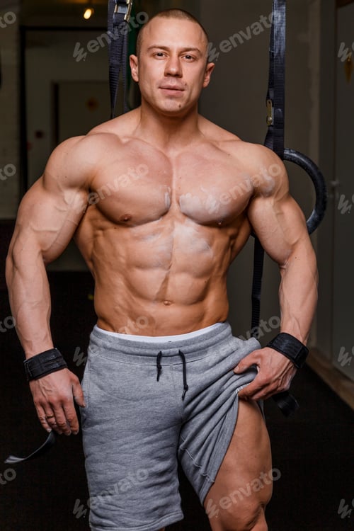 Preview: Strong muscular man