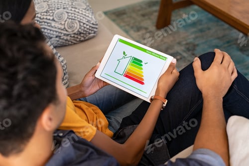 Preview: Couple watching house energy efficiency