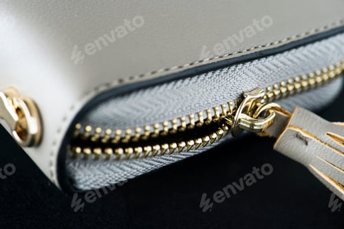 Preview: Closeup of wallet