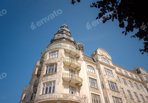 Preview: Wien, Austria - July 28, 2023: beautiful old buildings in center of Vienna