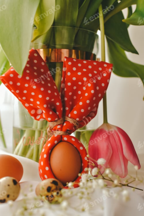 Preview: Easter eggs decorations with flowers