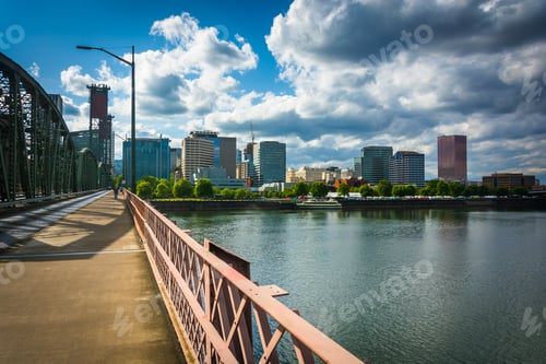 Preview: The Portland Skyline And Hawthorne Bridge, In Portland, Oregon.