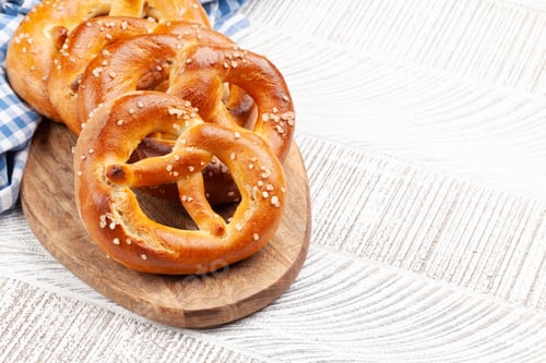Preview: Fresh baked homemade pretzel. Beer snack