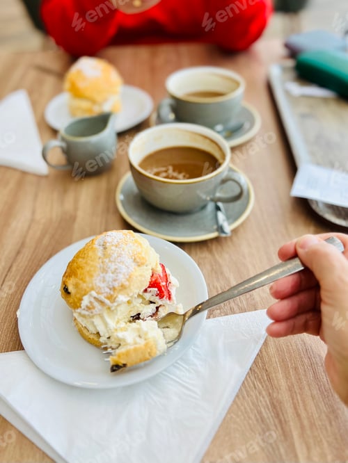 Vista previa: Café y tarta por la tarde.