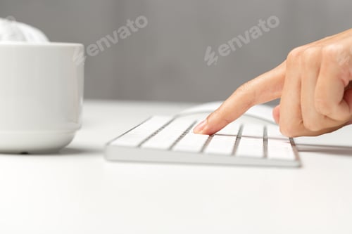Preview: Woman's hands on a keyboard