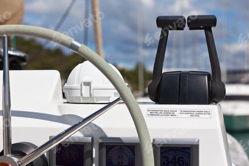 Preview: Sailing yacht control wheel and implement