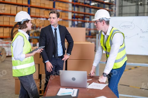 Preview: Group of worker working in warehouse
