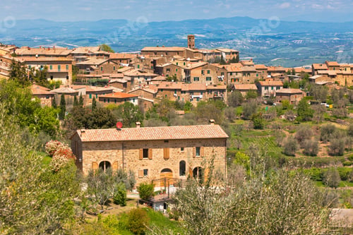 Preview: Famous Tuscan wine town of Montalcino, Italy