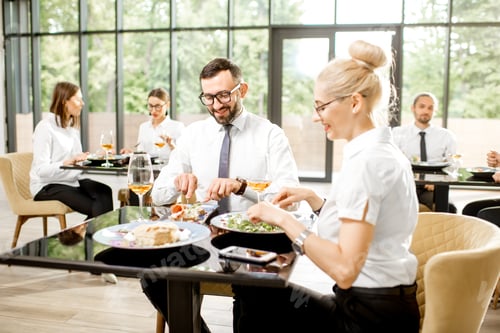 Preview: Business people during a lunch at the restaurant
