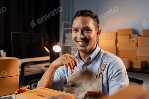 Preview: Asian business owners sell products on websites and online platforms. Business owners sell their pro