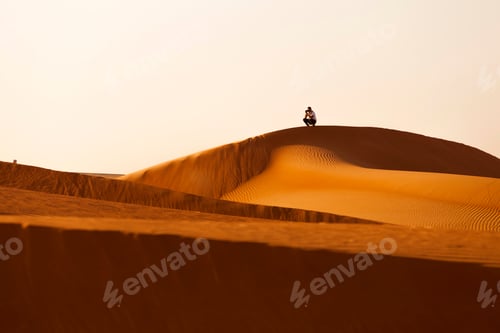 Preview: Taking photos in the desert