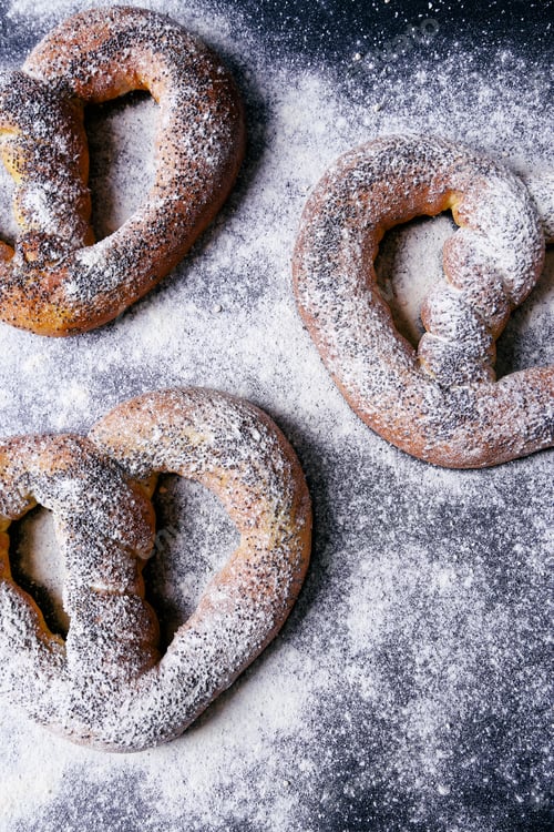 Preview: Pretzel on the table