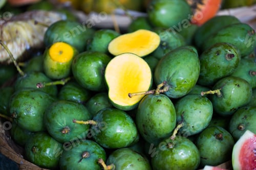 Preview: Selling fresh mangoes in the Indian market in Mauritius.