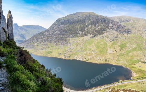 Preview: Llyn Ogwen lake beside Mount Tryfan in Snowdonia, Wales