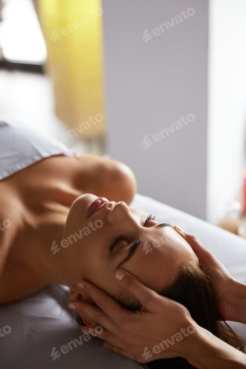 Preview: Head and face massage in spa salon