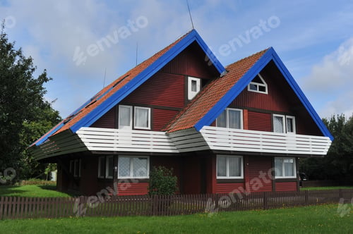 Aperçu: Nida Lithuania Beautiful old Lithuanian traditional wooden house in Nida, Lithuania, Europe