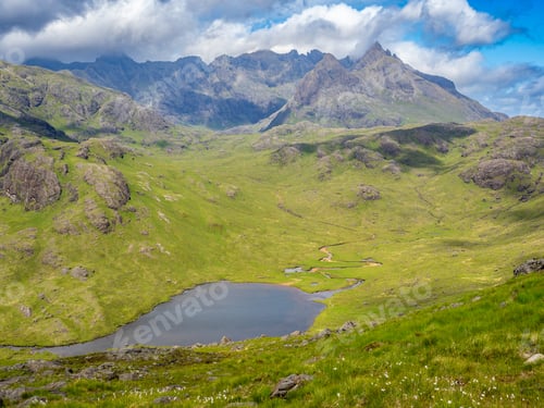 Preview: Views from Sgurr na stri peak in Skye island, Scotland