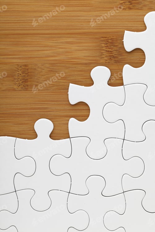 Preview: Puzzle on wooden board