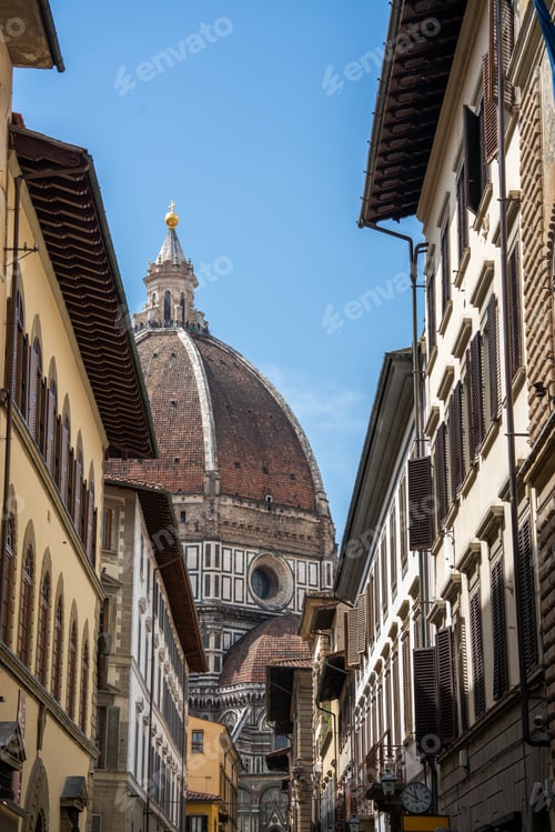Preview: Captivated by the stunning architecture of the Florence Cathedral