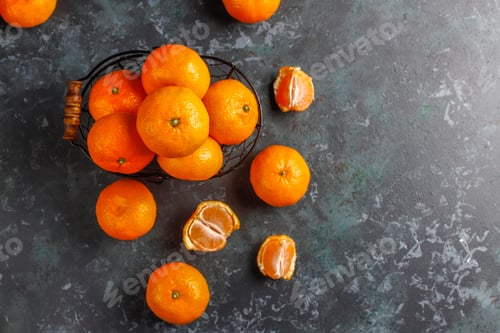Preview: Fresh juicy clementine mandarins.