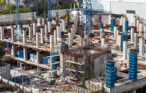 Preview: Construction site with multiple columns and scaffolding