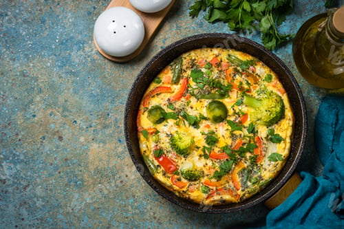 Preview: Frittata with fresh vegetables in the skillet