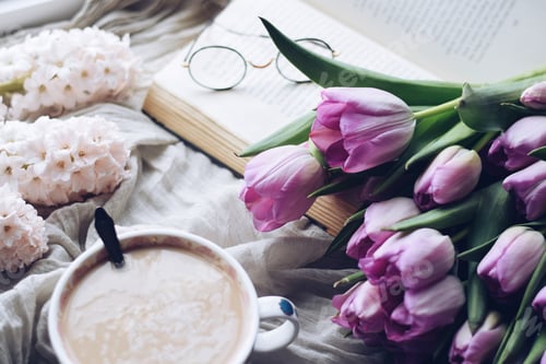 Preview: A bouquet of pink spring tulips and hyacinth