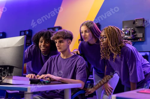 Preview: Teens Exploring Virtual Worlds with Advanced VR Gaming Gear