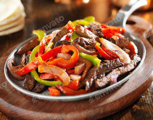 Preview: mexican food - beef fajitas and bell peppers