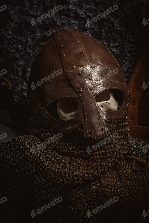Preview: Man's skull in the helmet